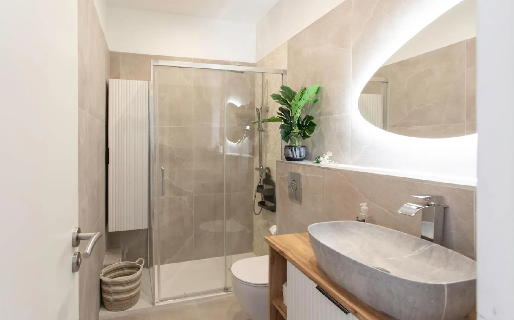 L52 2Bdr Massena Central, 2 Min From The Beach Ac Nice